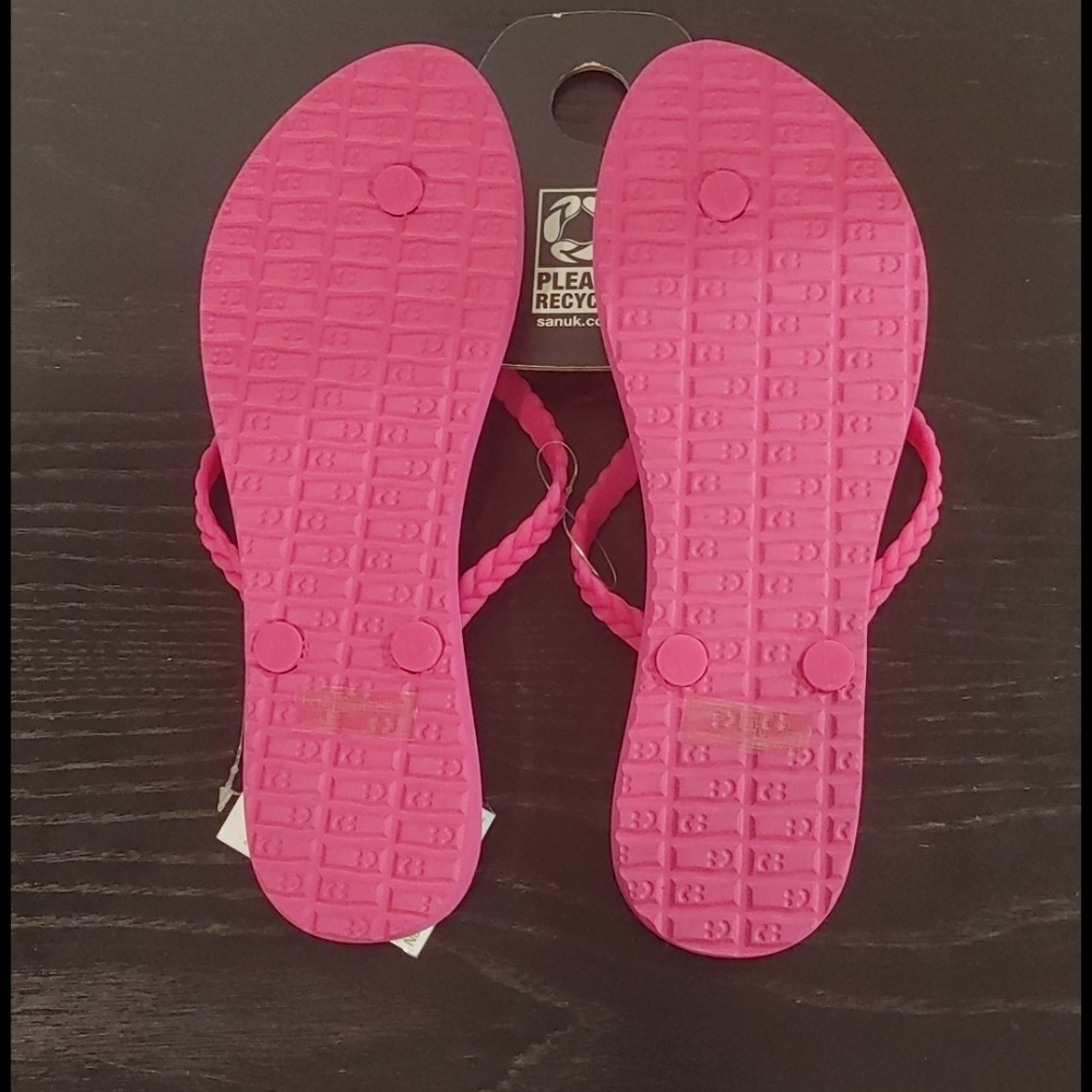 Sanuk Flip-Flops - Picture 2 of 2